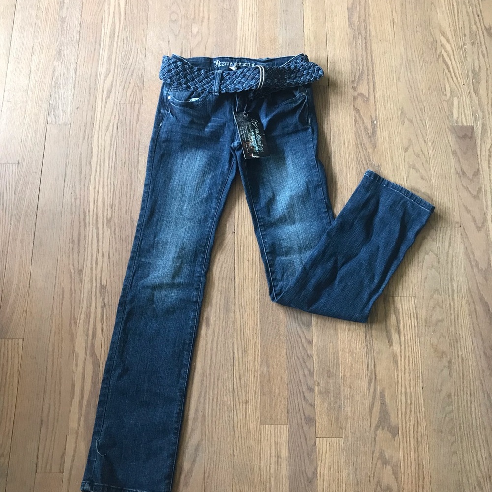 NWT Itz Me Premium straight leg jeans. Medium wash - Picture 3 of 8